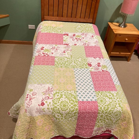 jcpenney Bedding Reversible Quilt Twinfull By Jcpenney Pinkgreen